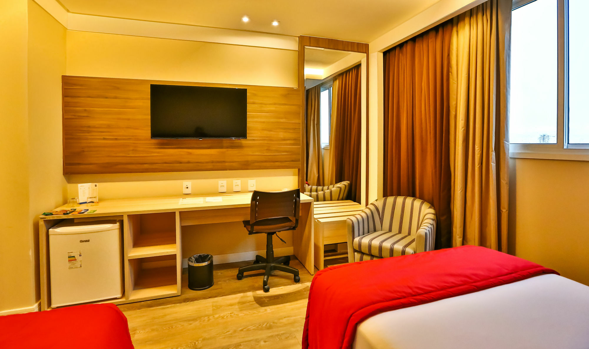 Ibiza Plaza Hotel อนาโปลิส ภายนอก รูปภาพ